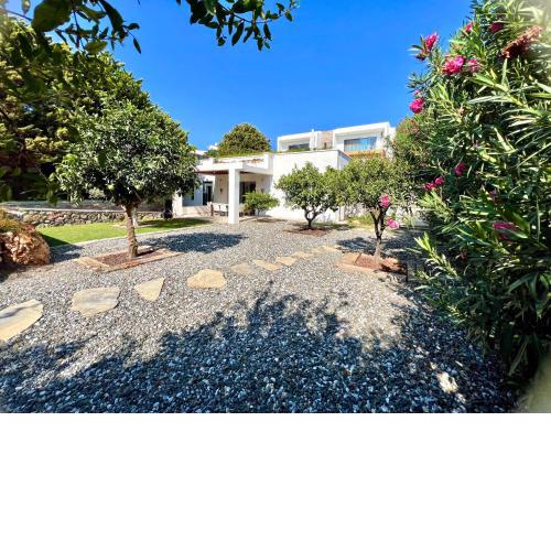 Cute Bodrum Home, Modern 2 plus 1 stand alone house with garden, near the beach