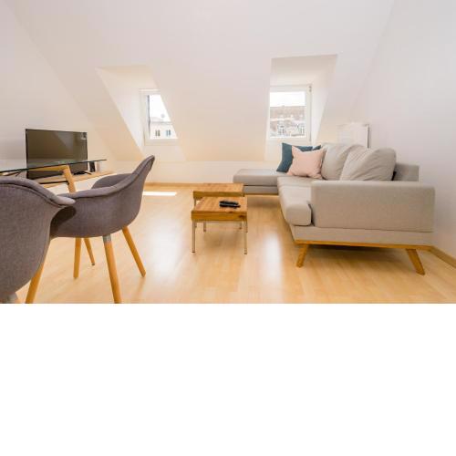 Dachgeschoss-Apartment / ruhig / zentrale Lage nahe Staatstheater / HBF