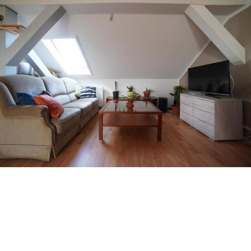 Dachgeschoss Wohnung Lindenau - 1Raum