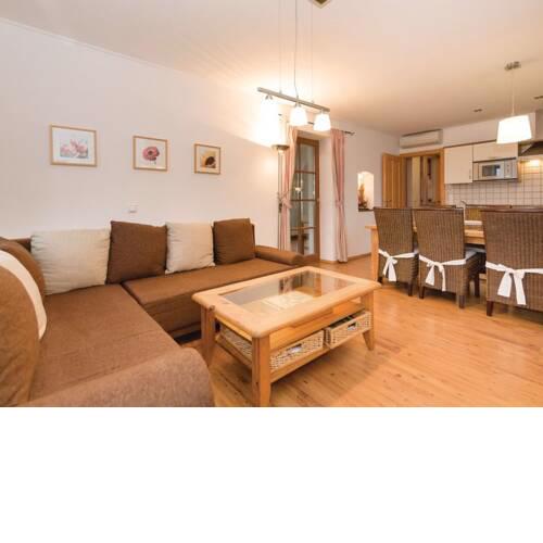 Dainty Apartment in Weischlitz near City Centre