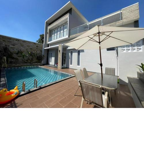 Daisha Villa - Batu (Private Pool)
