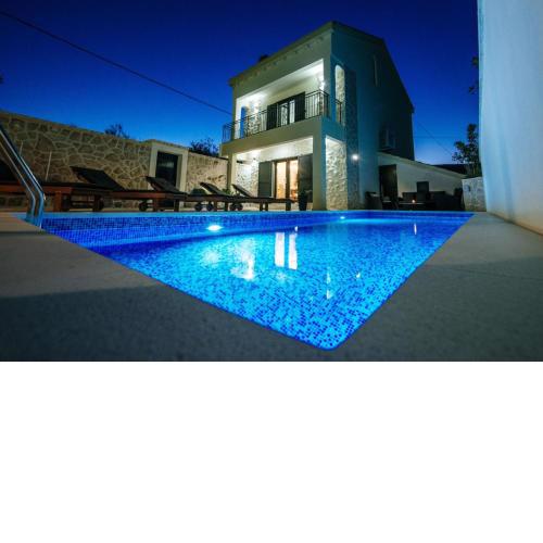 Dalmatian Villa Castello Coza with pool
