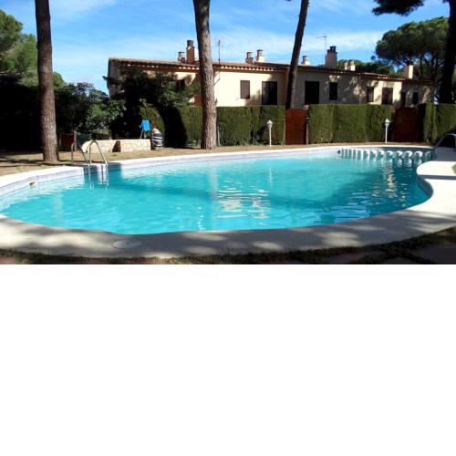 DAN, MARAVILLOSA CASA VERANIEGA A POCOS MINUTOS DEL MAR CON PISCINA Y WIFI