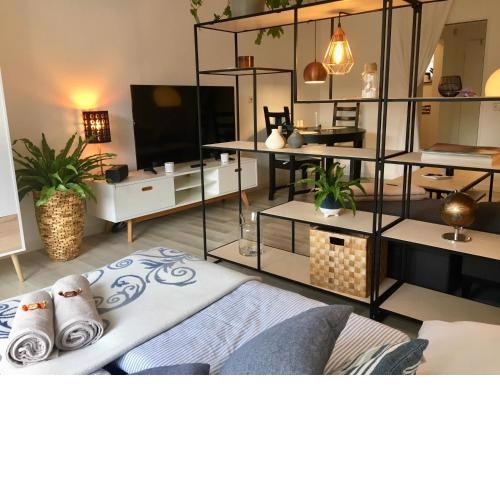 'Das kleine Feine' - Ruhige, helle Ferienwohnung mit Parkplatz und Balkon