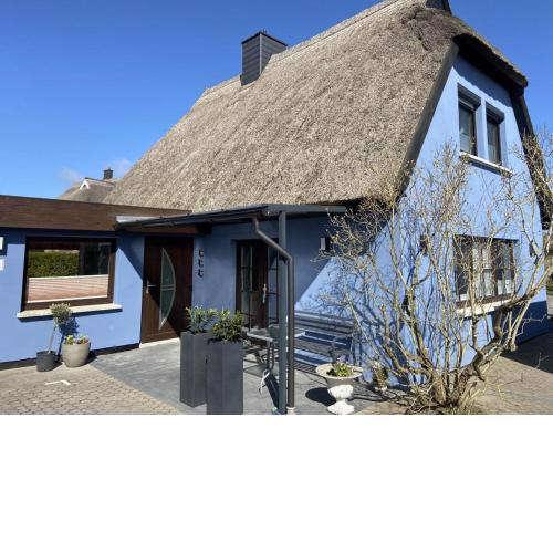 Dat smucke Reethus FeWo 1 OG - 3 Peronen Wohnkueche SZ Garten