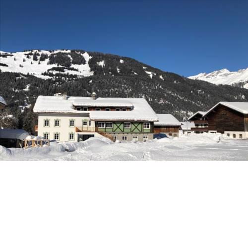 De Nussi's chalet 2