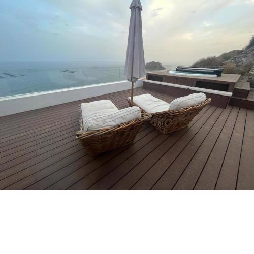DELFIN Luxury Villa Water Front Jacuzzi