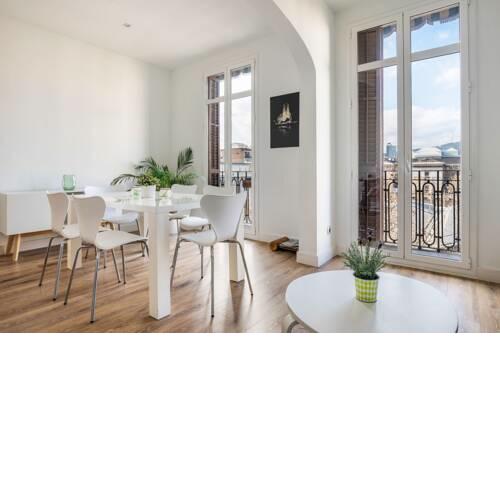 Delightful 2Bed/ 2Bath Apt in Eixample