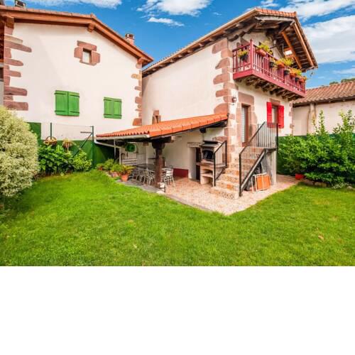 Delightful Holiday Home in Sunbilla near River