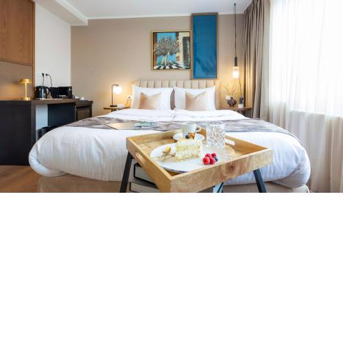Delphi Hotel & Restaurant