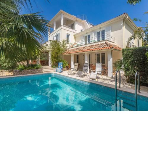 Delux Villa in Pula with Swimming Pool