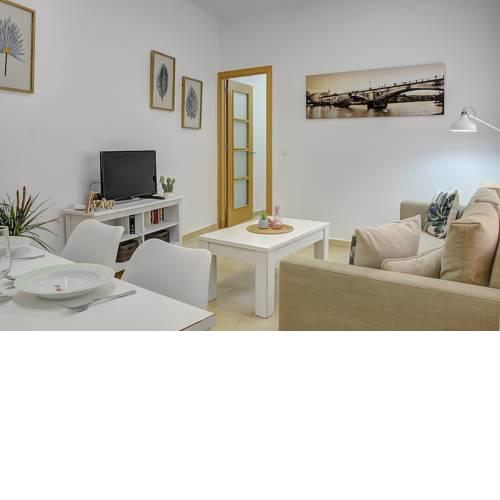 Deluxe apartment San Julian with parking