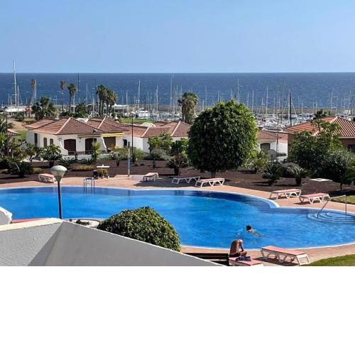 DeLuxe Apt. 110qm+Terrasse 60qm Pool WIFI Golf Yachthafen