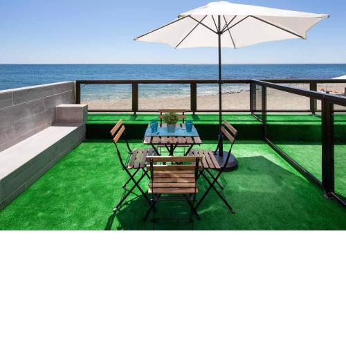 Deluxe Beachfront Malibu3 with terrace