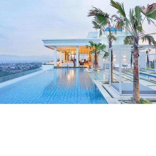 Deluxe Room @ ArtDeco Luxury Hotel & Residence By Parker House