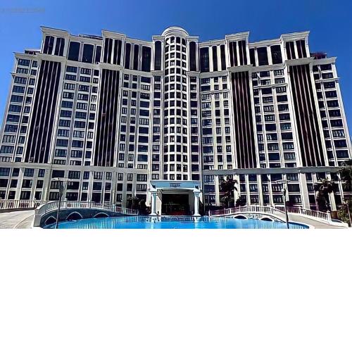 Deluxia palace residence The flat with a pool view