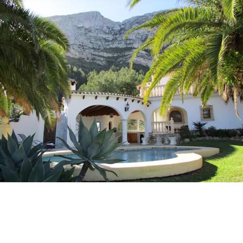 Denia Villa Sleeps 8 Pool Air Con WiFi