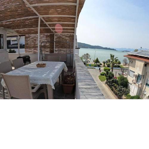 Deniz manzaralı lüks çatı katı (Loft ,penthouse)