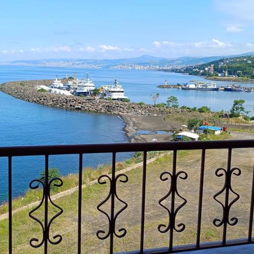 Deniz ve huzur (البحر والسلام)