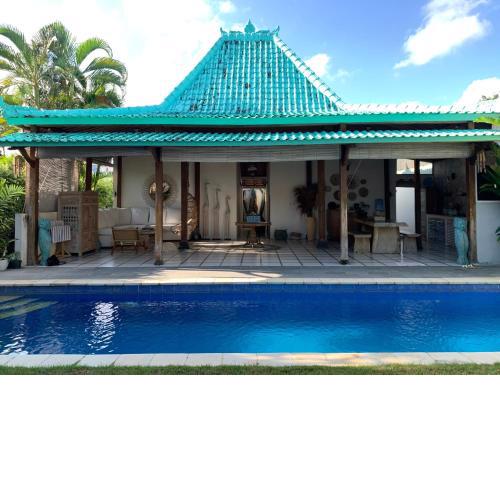 Desa Naga Villa
