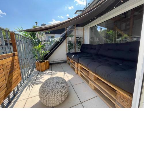 Design Apartment am CentrO mit Homeoffice Balkon und WIFI