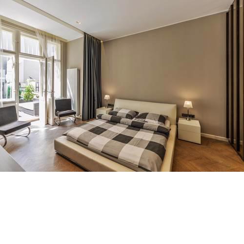 Design Apartment next to Louis Vuitton Building