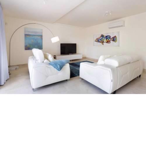 Design duplex in the luxurious Magnolía Golf Resort in La Caleta, South Tenerife