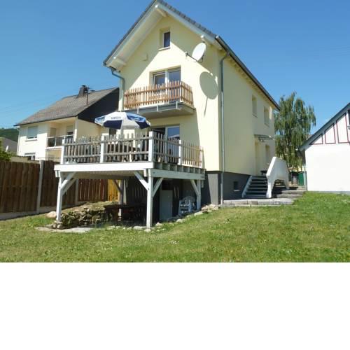 Detached Holiday Home in Stipshausen with Garden