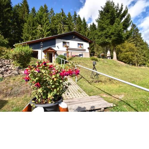 Detached holiday home in the Thuringian Forest with a fantastic view