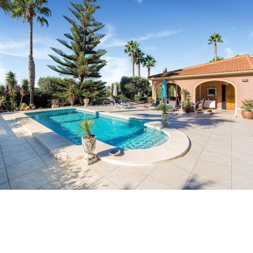 Detached Villa in Daya Vieja with Private Swimming Pool