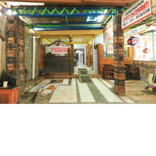 Dharmawati Homestay Syariah at Terminal Purabaya