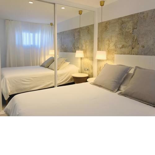 DIAMA 2. NEW! with terrace, 1 min walk from the beach