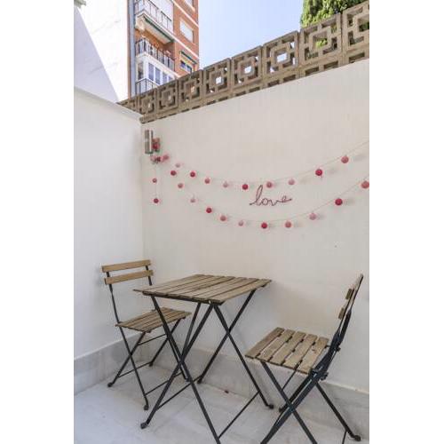 DIEGO DE LEÓN Apartment II (2BR 2BT)