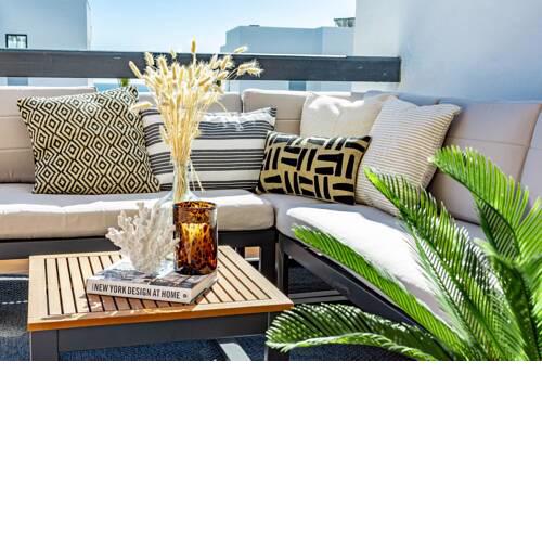DJA- Modern 2 bedroom apartment close to beach
