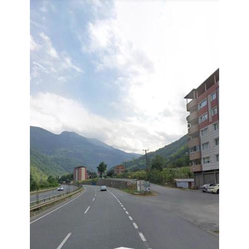 Doğa manzaralı dere kenarında haftalık ve aylık