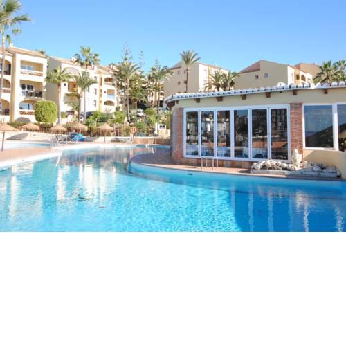 Dona Lola Carolina - Spacious 3 bedroom apartment with sea views and only few metters to the Calahonda Beach CS129