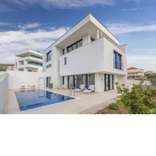Donji Seget Villa Sleeps 8 with Pool Air Con and WiFi