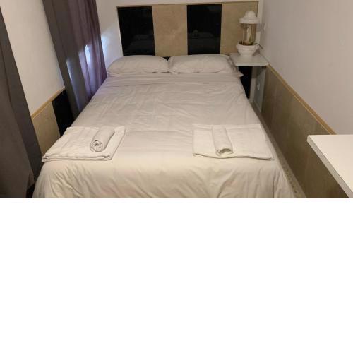 Dormitorio con Despacho Suites Torr Av América-Prosperidad