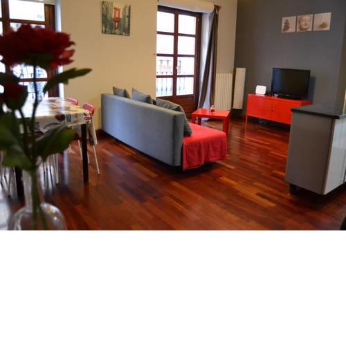 Dos Torres Arwen - Moderno apartamento con wifi gratis cerca del Tubo y con vistas a la Basílica del Pilar ideal para parejas y para el turismo