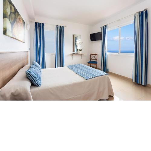 Double room without kitchen, with pool and Wifi, close to Playa de Jardin, en Puerto de la Cruz