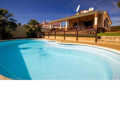 DRA001 Chalet con Piscina Privada y Jardin