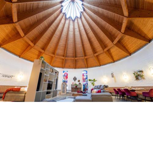 dreamcation - Ehemalige KIRCHE mit Haus bis 26 Personen, Veranstaltungen, Garten