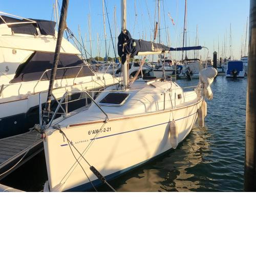 DUERME EN UN VELERO IMPECABLE PARA 4 PERSONAS i
