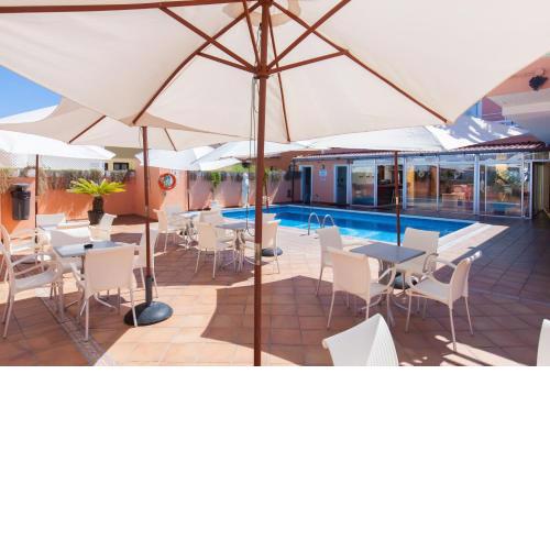 DUI Single room without kitchen, with pool and Wifi, near Playa Jardin