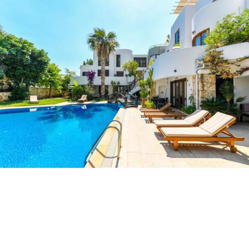 Duplex House with Shared Pool near Beach in Kalkan