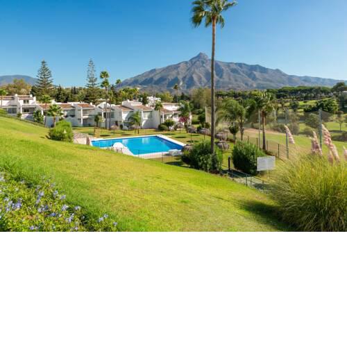 DUPLEX in Nueva Andalucia, Golfers Paradise