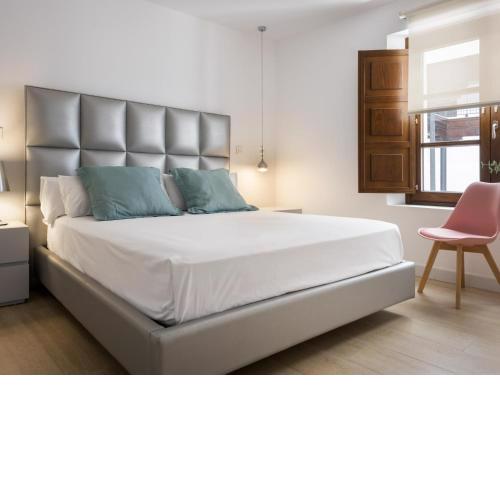 Duplex Luxury - City Center - 7min walking away Cathedral and Giralda - B1