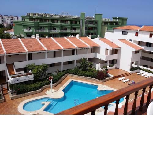 Duplex penthouse apartment Puerto Colón only 5 min. to the beach, 2 terraces, pool, Wifi, dishwasher