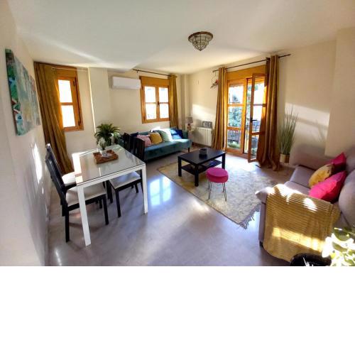 Duplex Real de Cartuja,apartments and parking