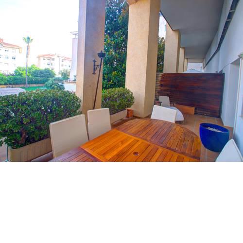 Duplex White Can Pei by Hello Apartments Sitges